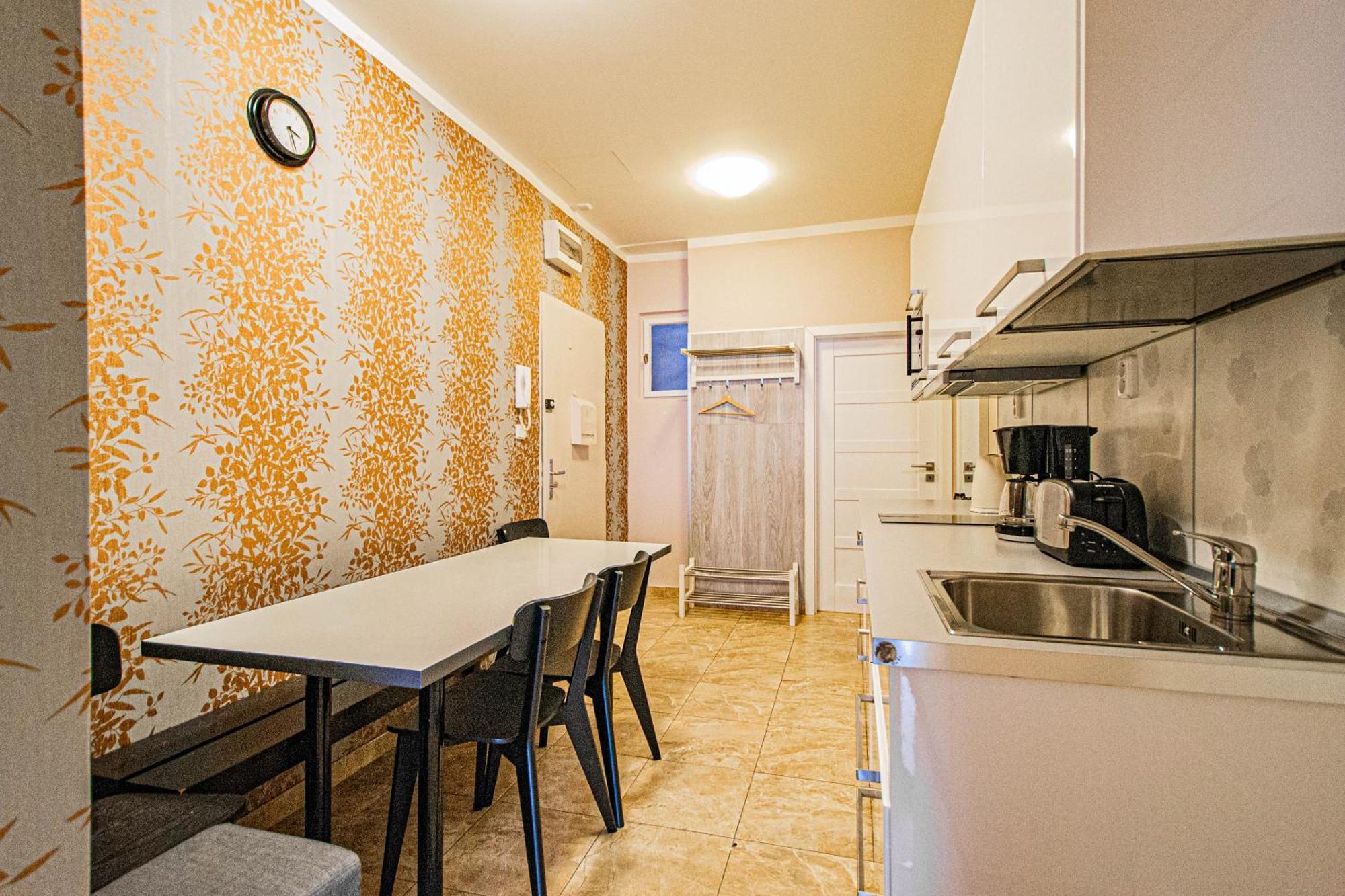 Old Town Rybna Apt By Ruterra Praha Bagian luar foto